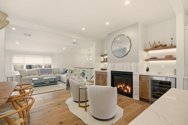 8 Kerins Terrace, Newport, RI 02840