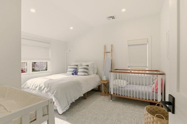 8 Kerins Terrace, Newport, RI 02840