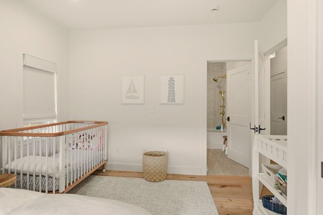 8 Kerins Terrace, Newport, RI 02840