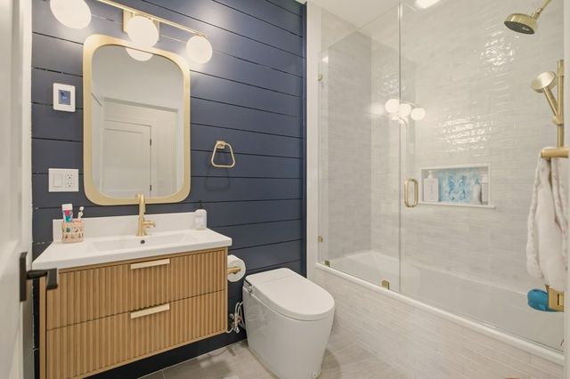 8 Kerins Terrace, Newport, RI 02840