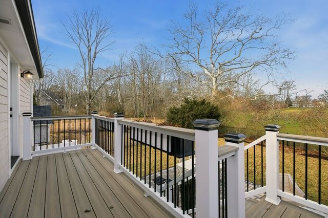 8 Kerins Terrace, Newport, RI 02840