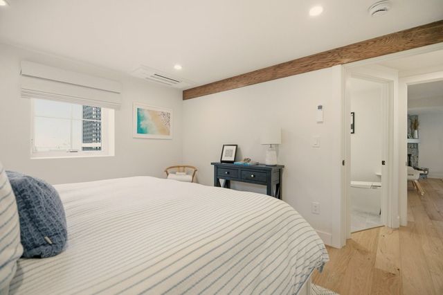 8 Kerins Terrace, Newport, RI 02840