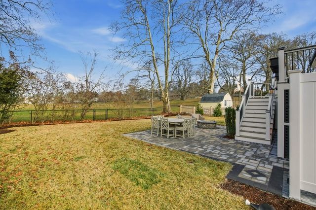 8 Kerins Terrace, Newport, RI 02840