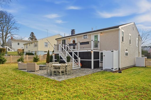 8 Kerins Terrace, Newport, RI 02840