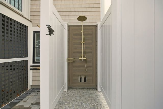 8 Kerins Terrace, Newport, RI 02840