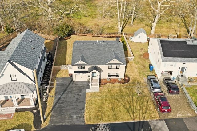 8 Kerins Terrace, Newport, RI 02840