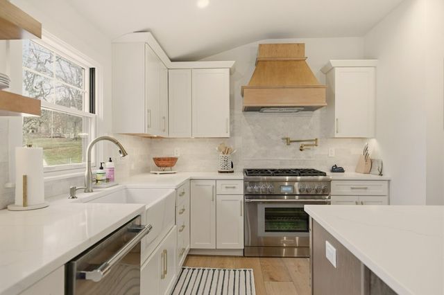 8 Kerins Terrace, Newport, RI 02840