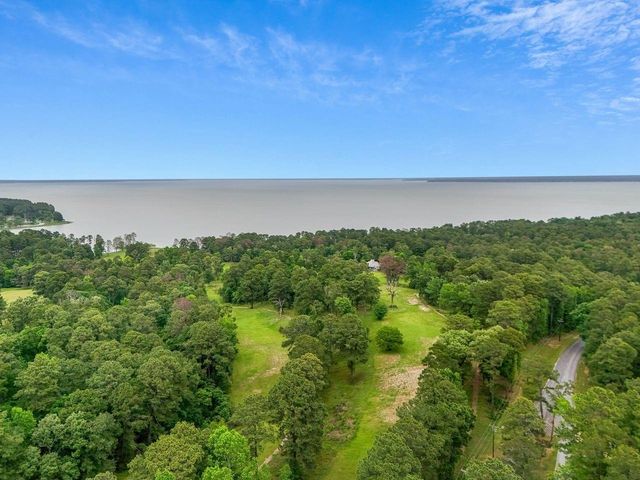 75 S Fairway Loop, Coldspring, TX 77331