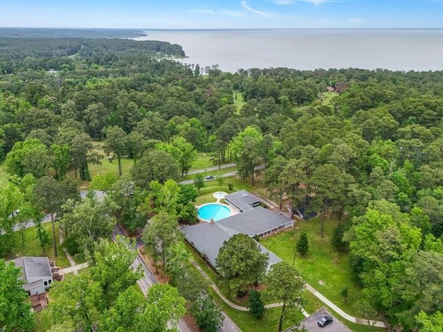 75 S Fairway Loop, Coldspring, TX 77331