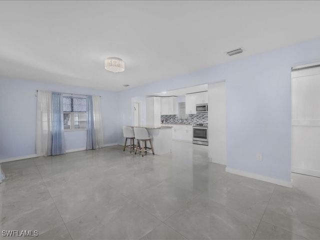 77 glenmont DR W, North Fort Myers, FL 33917