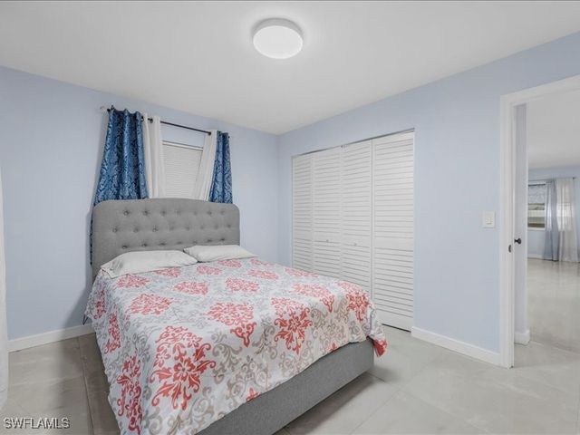 77 glenmont DR W, North Fort Myers, FL 33917