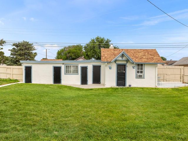 612 Topeka Ave, Pueblo, CO 81006