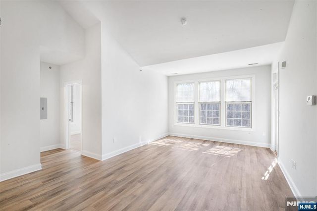 1100 Sterling Drive 709, Franklin Lakes, NJ 07417