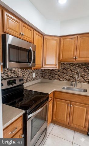 48 ELLEN HEATH DR, Matawan, NJ 07747