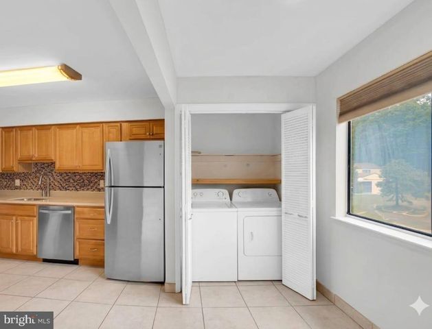 48 ELLEN HEATH DR, Matawan, NJ 07747