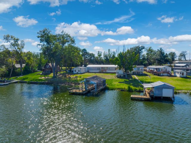 21903 Boles Rd., Frankston, TX 75763