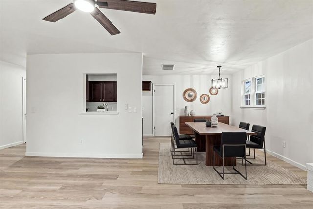 217 Elwood Drive, Edmond, OK 73013