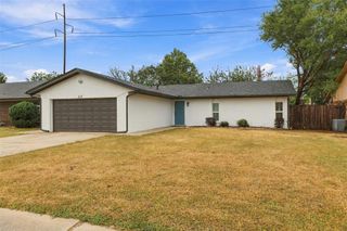 217 Elwood Drive, Edmond, OK 73013