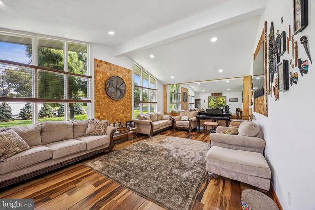 3 ETON RD, Yardley, PA 19067