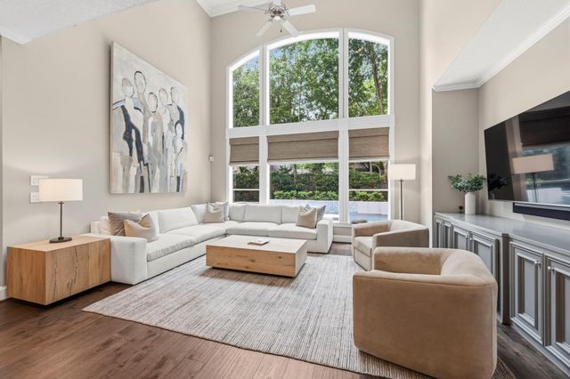 30 Freestone Place, The Woodlands, TX 77382