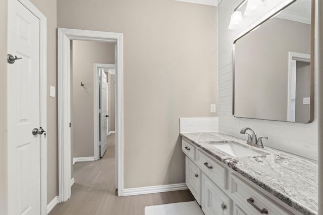 30 Freestone Place, The Woodlands, TX 77382