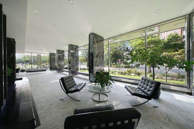3900 N Lake Shore Drive 4B, Chicago, IL 60613