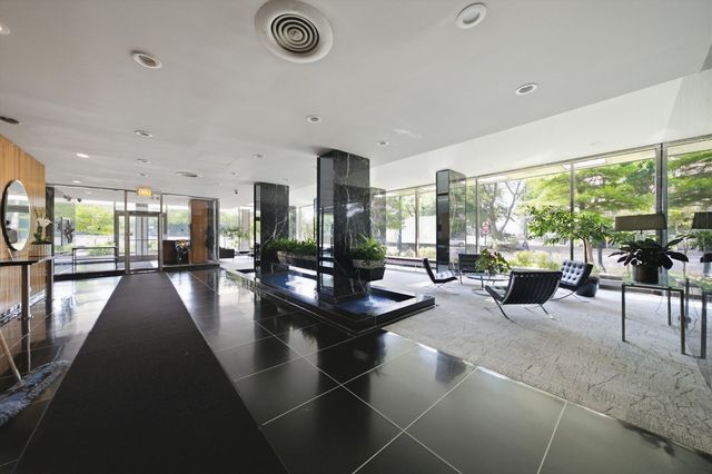 3900 N Lake Shore Drive 4B, Chicago, IL 60613