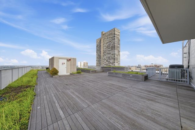 3900 N Lake Shore Drive 4B, Chicago, IL 60613