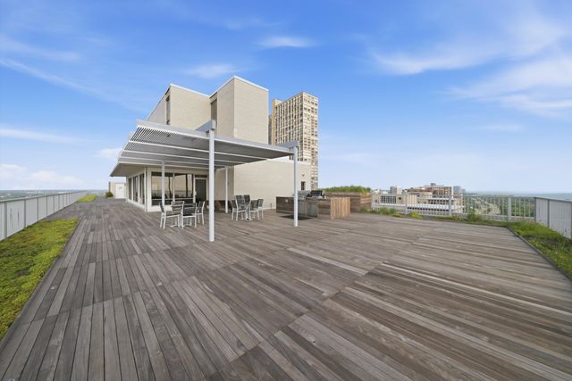 3900 N Lake Shore Drive 4B, Chicago, IL 60613