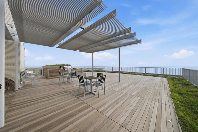 3900 N Lake Shore Drive 4B, Chicago, IL 60613