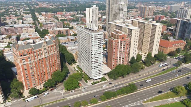 3900 N Lake Shore Drive 4B, Chicago, IL 60613