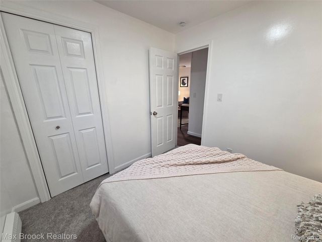 20916 Pinecrest Street, Taylor, MI 48180