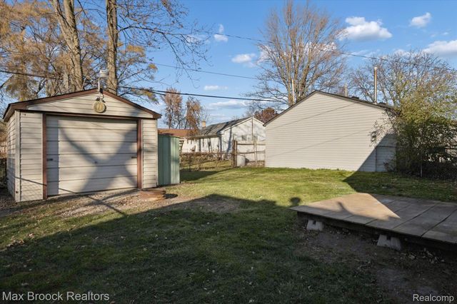 20916 Pinecrest Street, Taylor, MI 48180