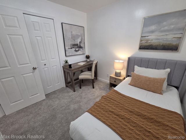 20916 Pinecrest Street, Taylor, MI 48180