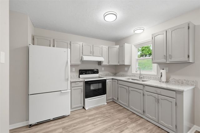 121 Kyle Rd, Middlesex Twp, PA 16059