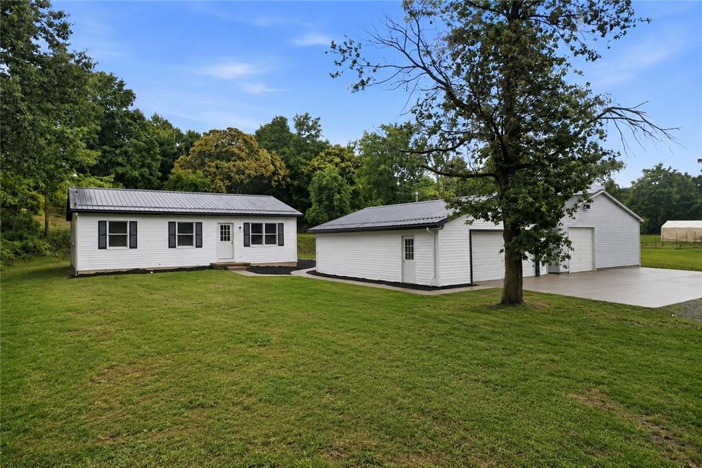 121 Kyle Rd, Middlesex Twp, PA 16059