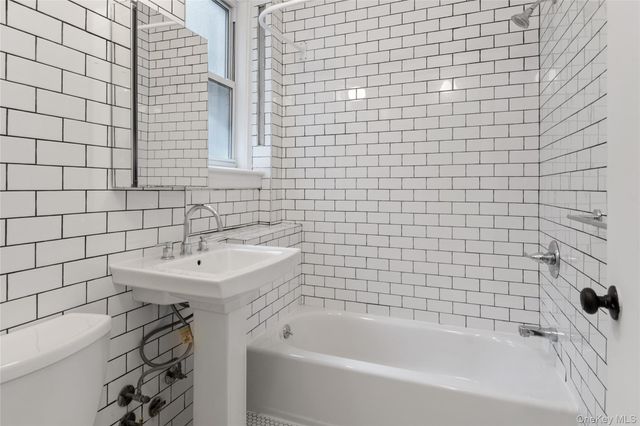 1068 Walton Avenue, Bronx, NY 10452