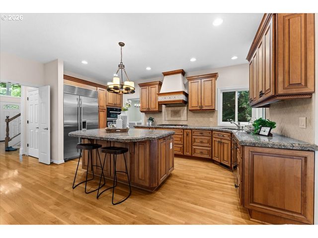 5008 HARTFORD Pl, Lake Oswego, OR 97035