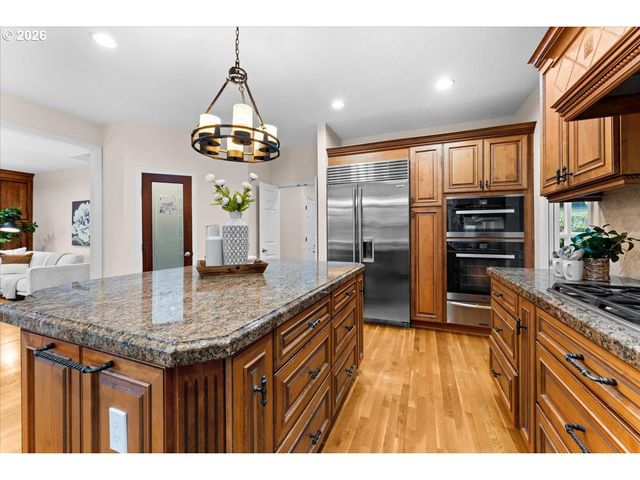 5008 HARTFORD Pl, Lake Oswego, OR 97035