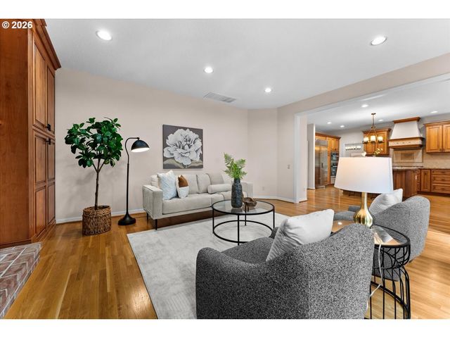 5008 HARTFORD Pl, Lake Oswego, OR 97035
