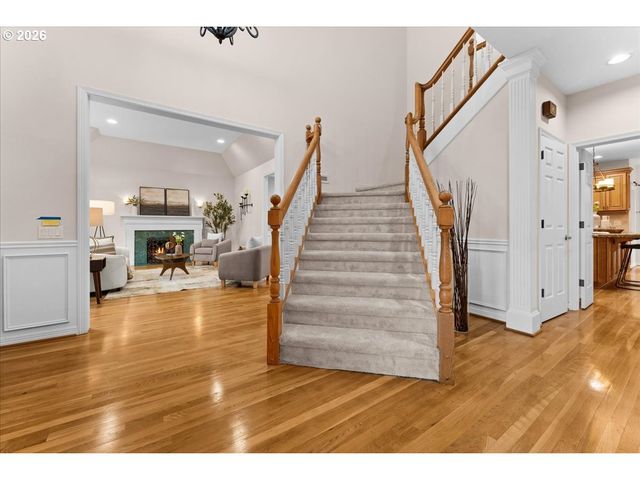 5008 HARTFORD Pl, Lake Oswego, OR 97035