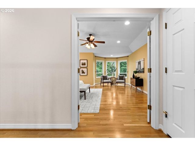 5008 HARTFORD Pl, Lake Oswego, OR 97035