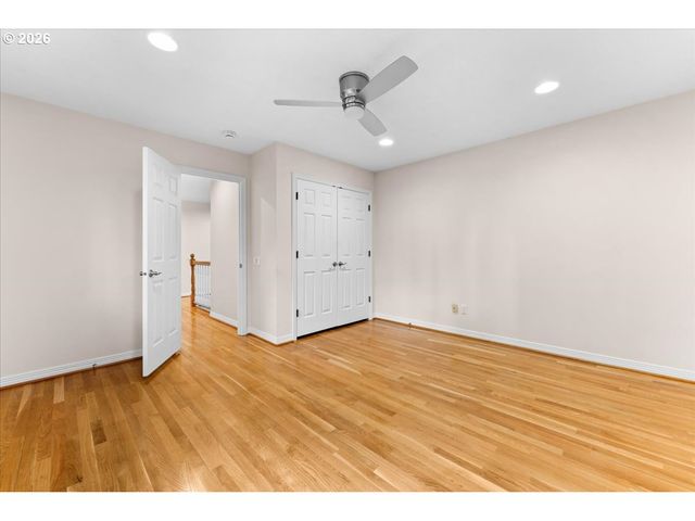 5008 HARTFORD Pl, Lake Oswego, OR 97035