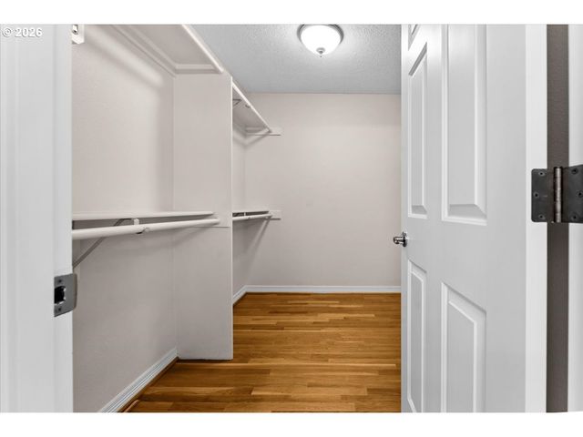 5008 HARTFORD Pl, Lake Oswego, OR 97035