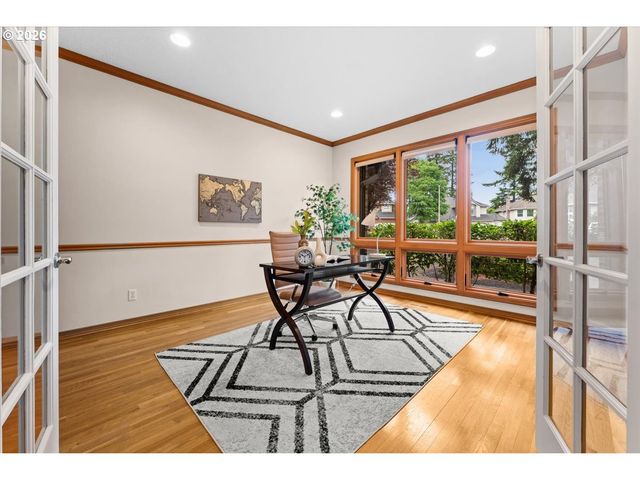 5008 HARTFORD Pl, Lake Oswego, OR 97035