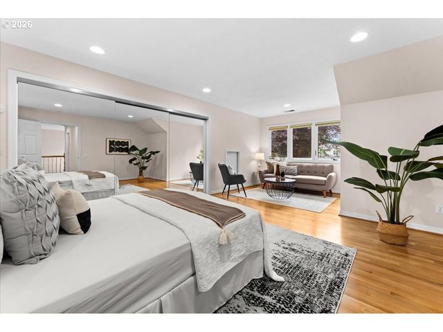 5008 HARTFORD Pl, Lake Oswego, OR 97035