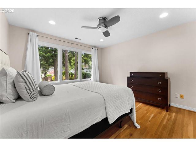 5008 HARTFORD Pl, Lake Oswego, OR 97035