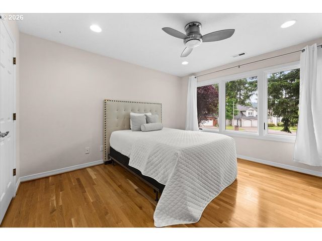 5008 HARTFORD Pl, Lake Oswego, OR 97035