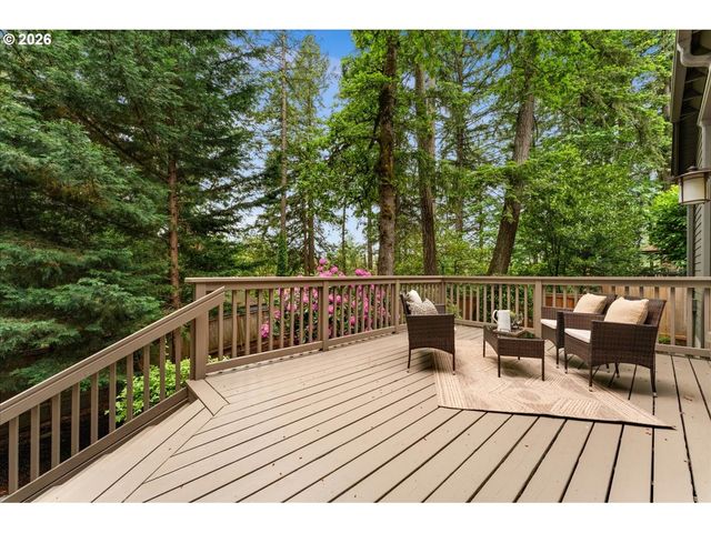 5008 HARTFORD Pl, Lake Oswego, OR 97035
