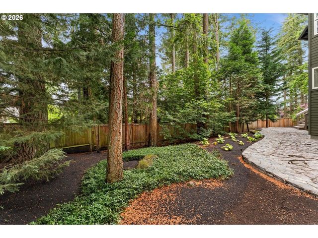 5008 HARTFORD Pl, Lake Oswego, OR 97035